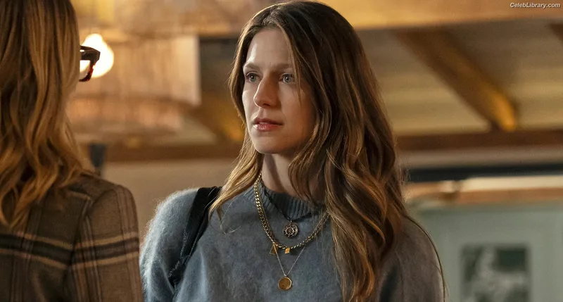 Melissa Benoist photo 23 of 361