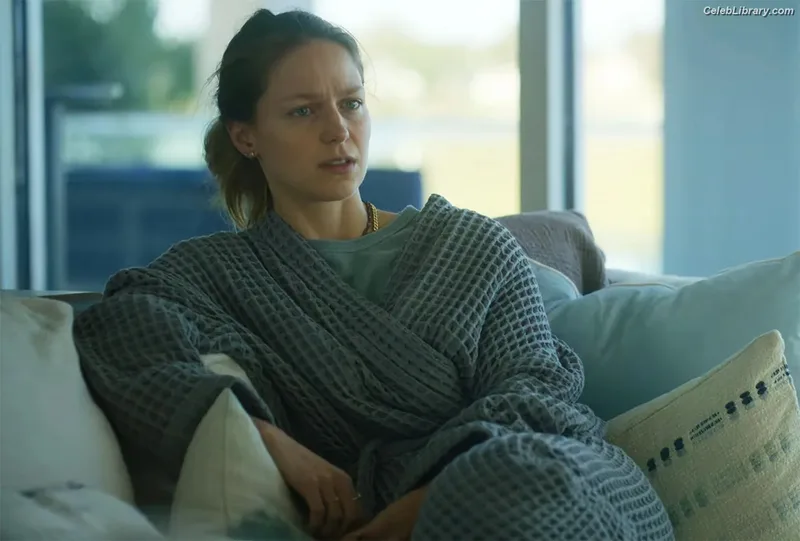 Melissa Benoist photo 6 of 361