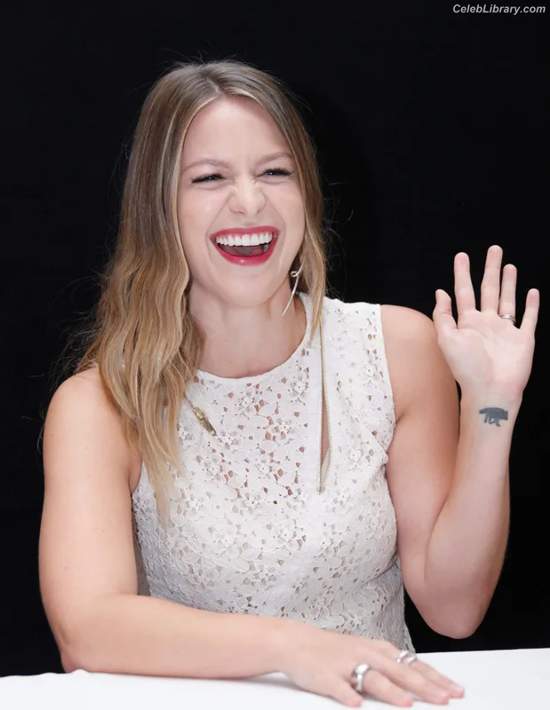 Melissa Benoist photo 19 of 361