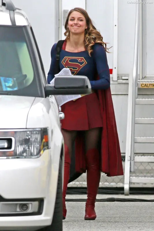 Melissa Benoist photo 5 of 361