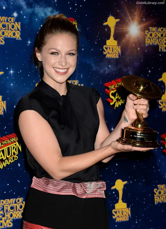 Melissa Benoist photo 6 of 361