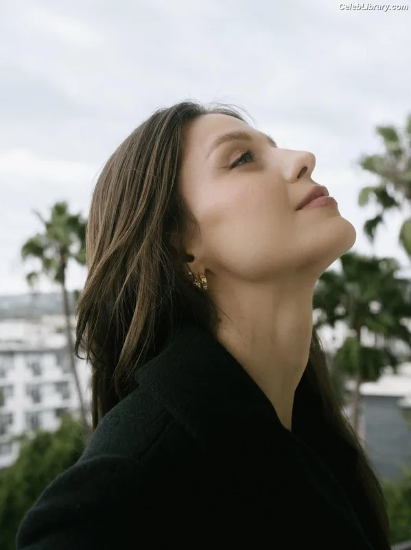 Melissa Benoist photo 19 of 361