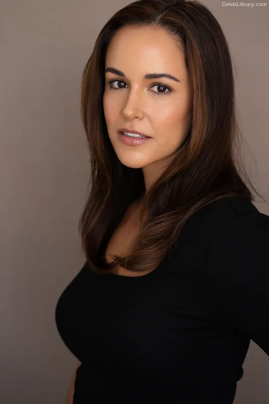 Melissa Fumero photo 5 of 177