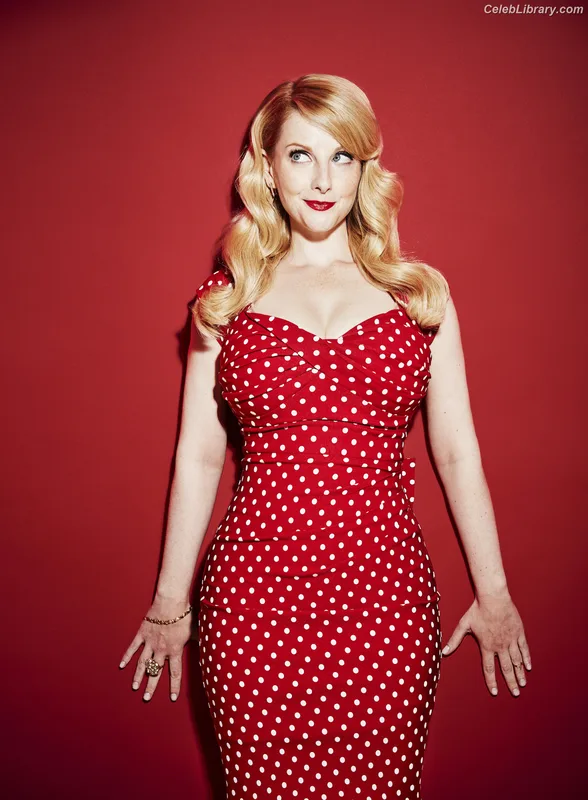 Melissa Rauch photo 17 of 43