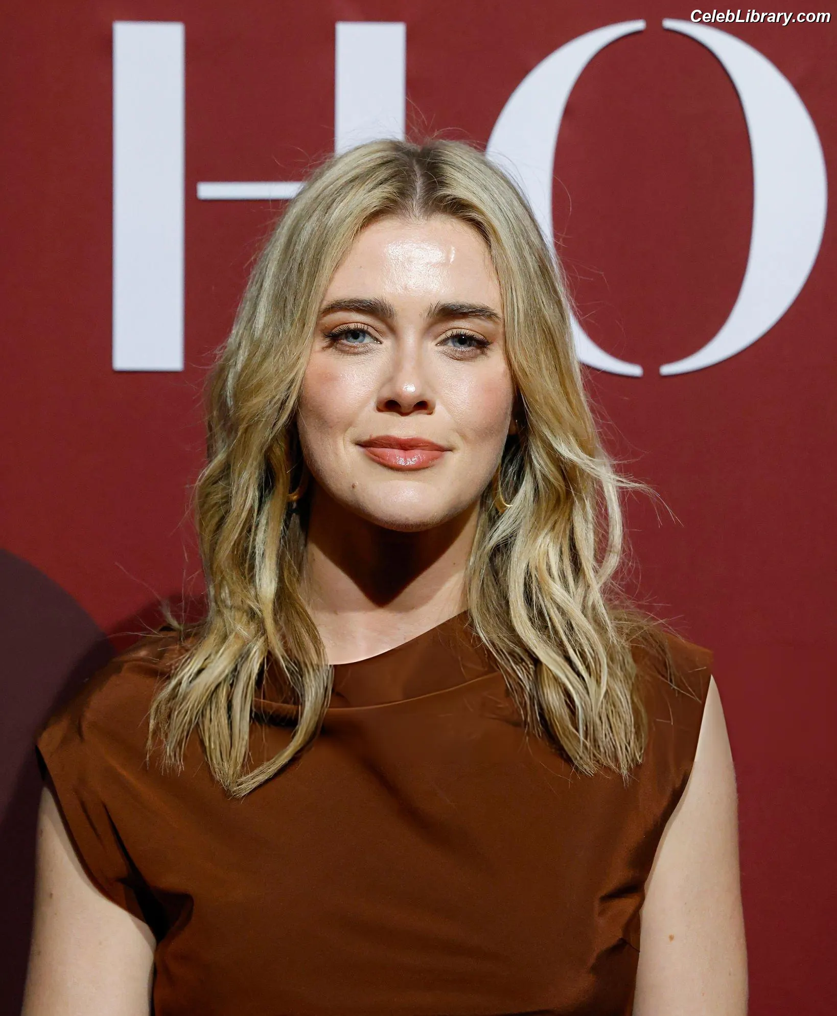 Melissa Roxburgh photo 23 of 98