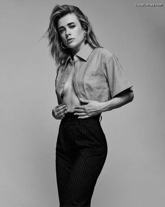 Melissa Roxburgh photo 8 of 98