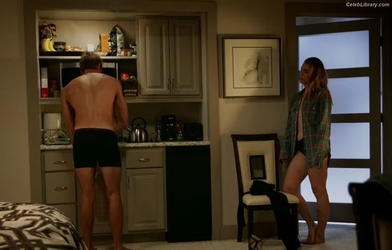 Melissa Roxburgh photo 10 of 97