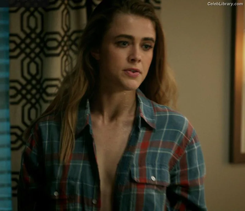 Melissa Roxburgh photo 11 of 97