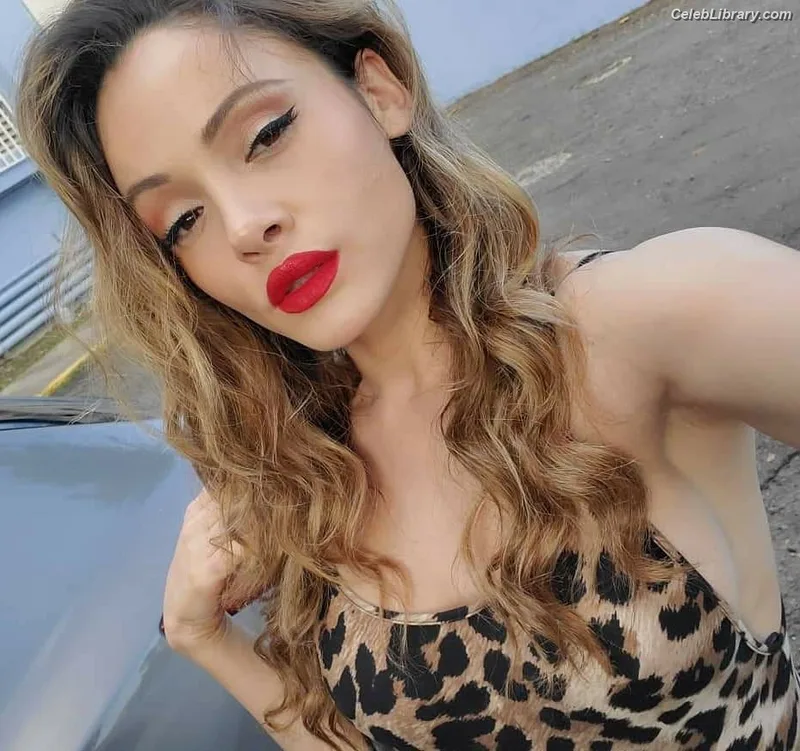 Melissa Santos photo 13 of 354