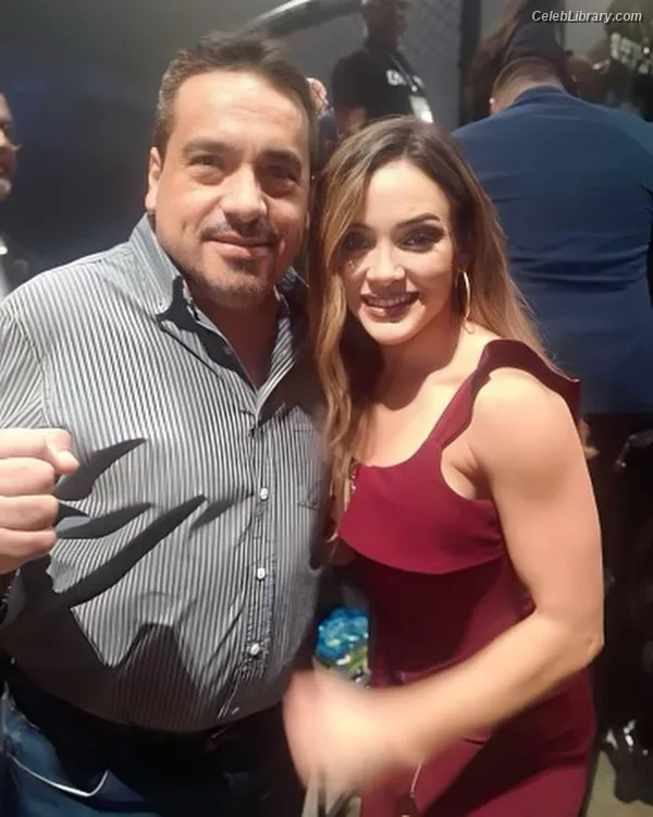 Melissa Santos photo 7 of 354