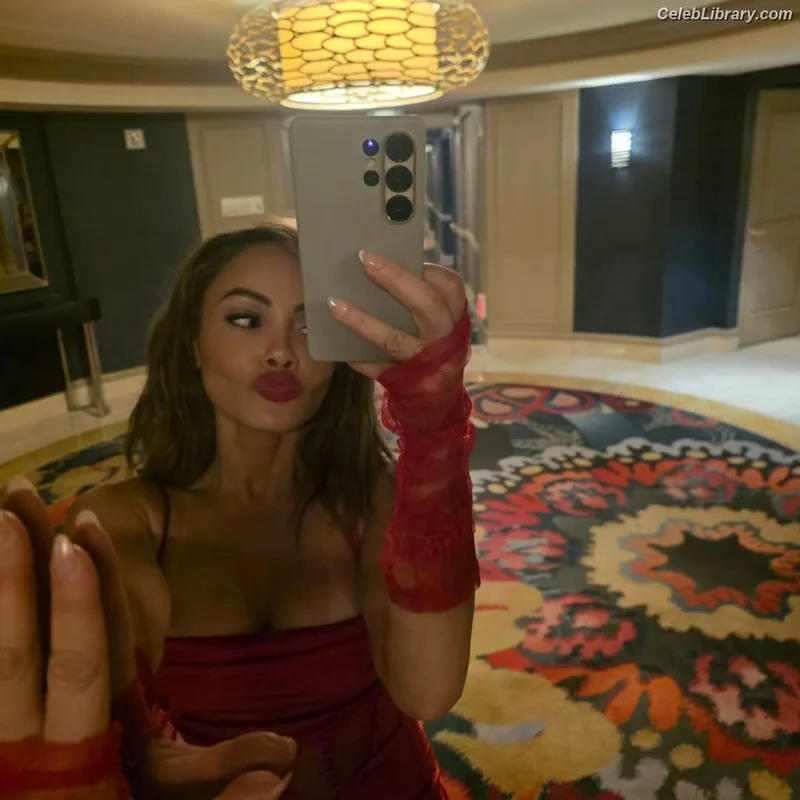 Melissa Santos photo 2 of 354