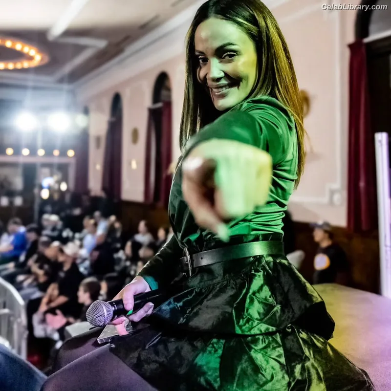 Melissa Santos photo 7 of 354