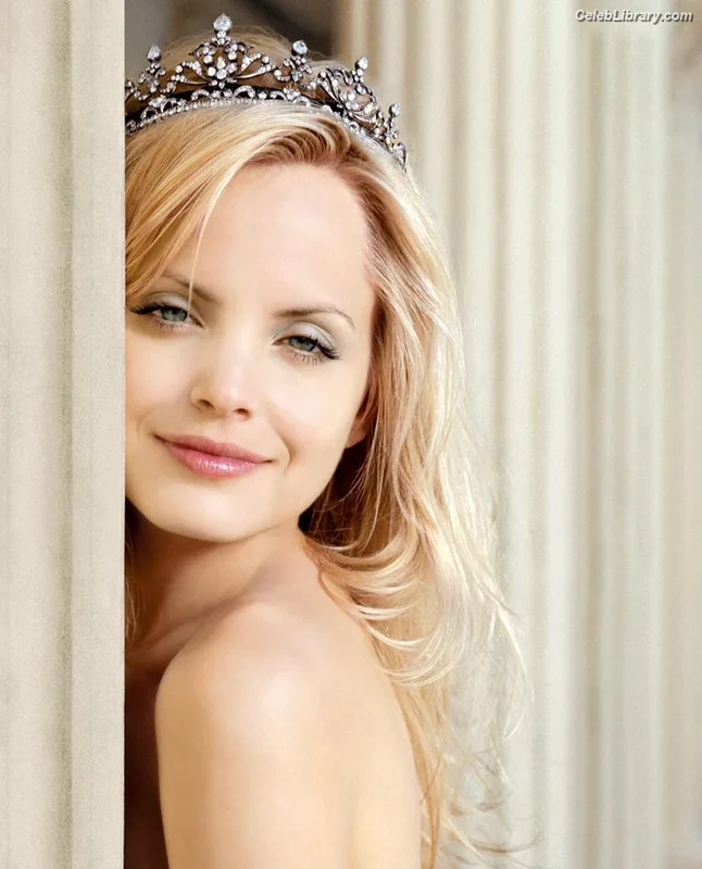 Mena Suvari photo 8 of 69
