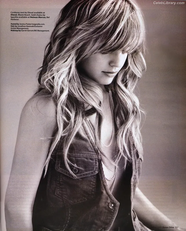 Mena Suvari photo 6 of 69