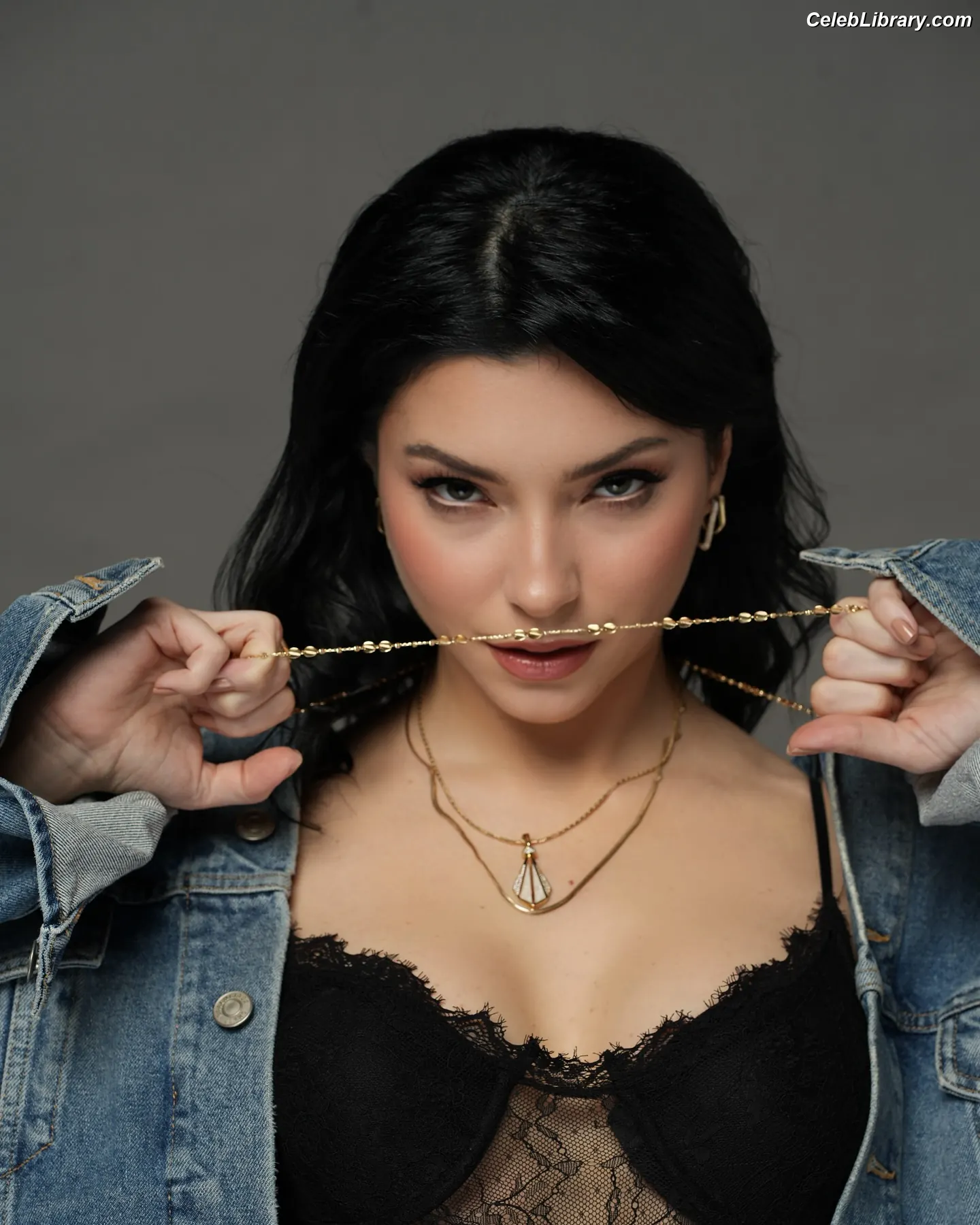 merve-boluğur photo 20 of 57