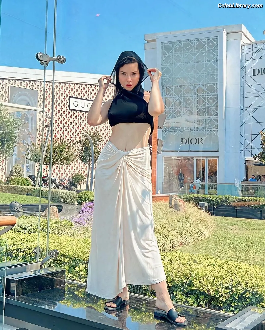 merve-boluğur photo 8 of 57