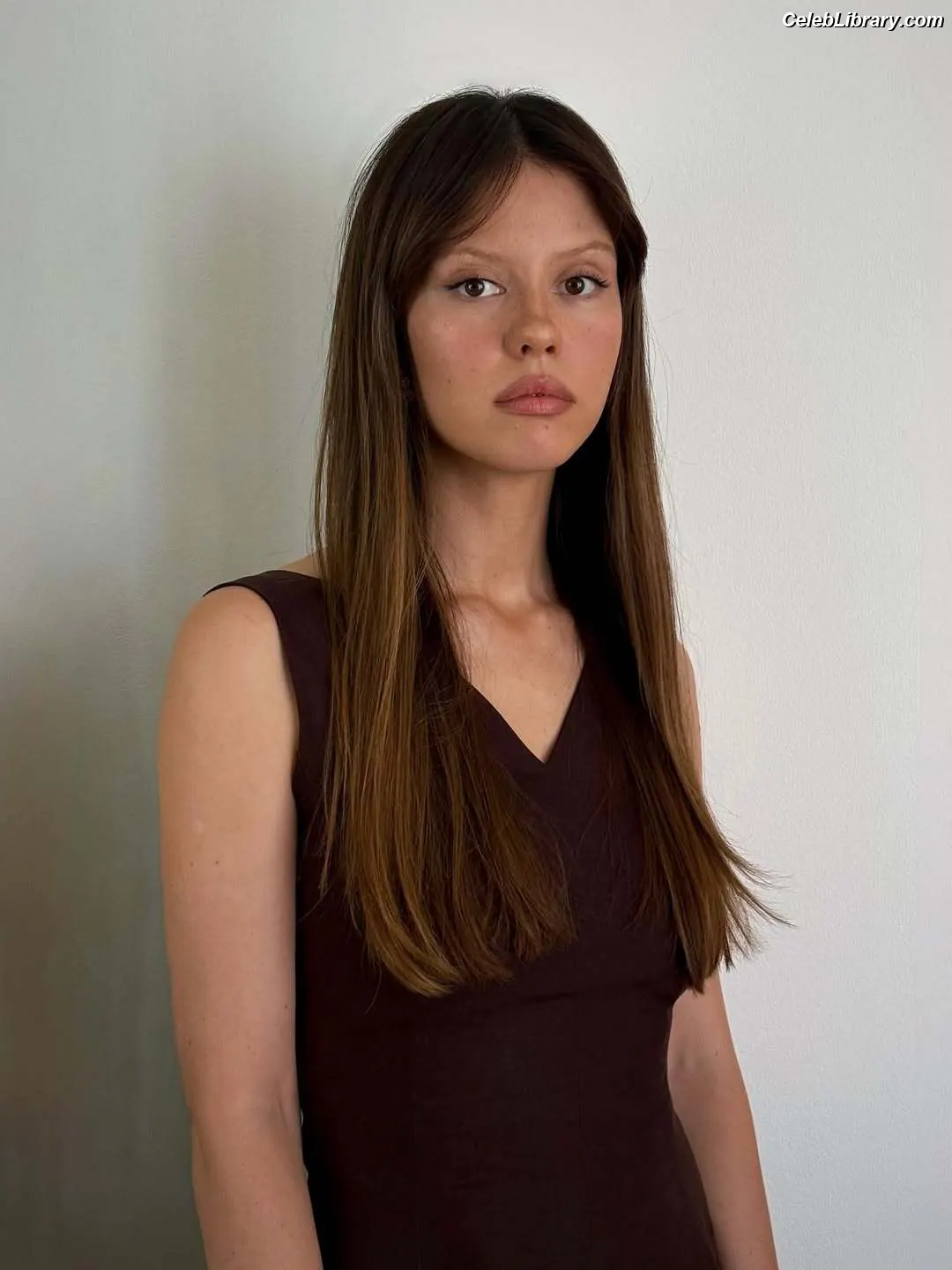 Mia Goth photo 4 of 609