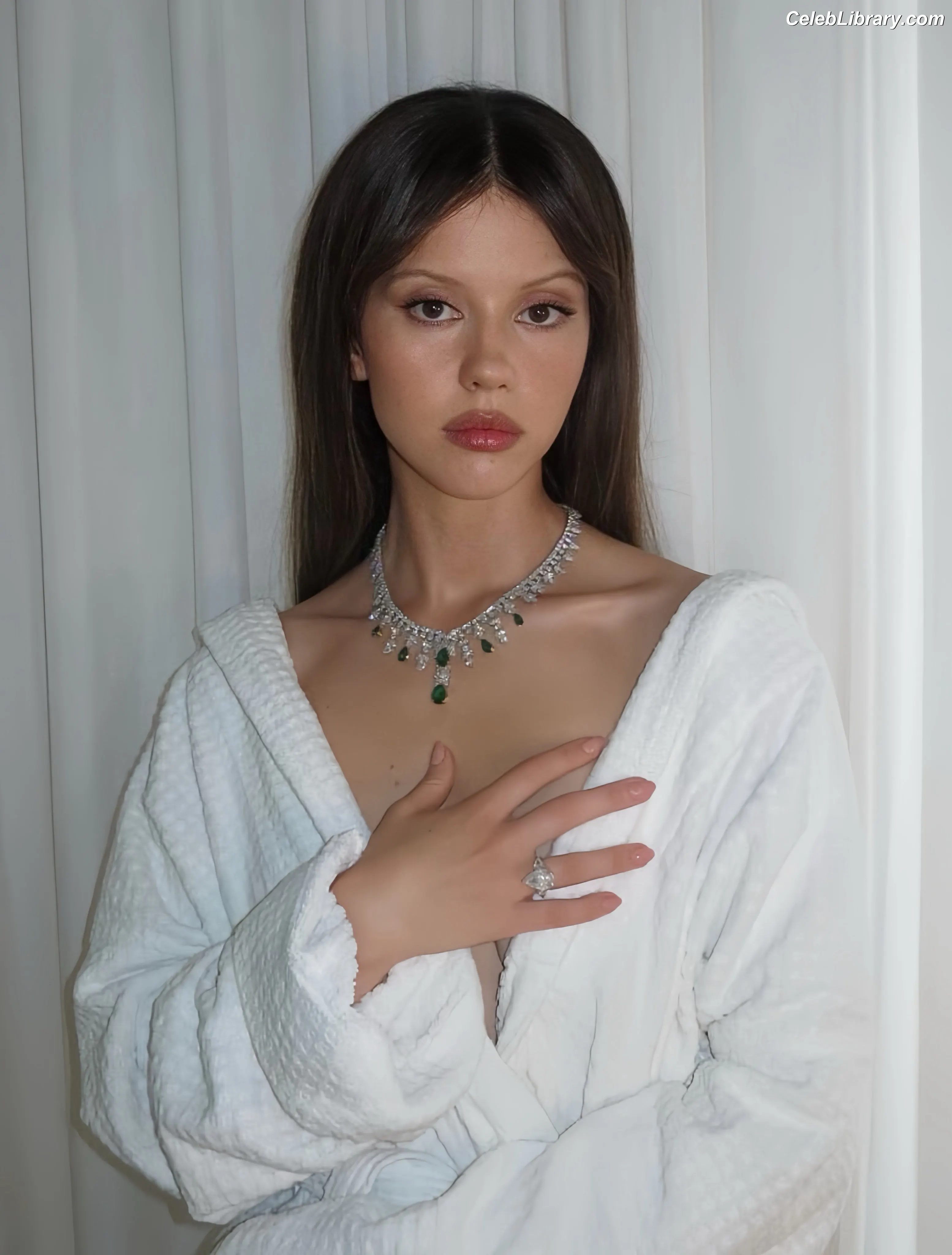 Mia Goth photo 22 of 609