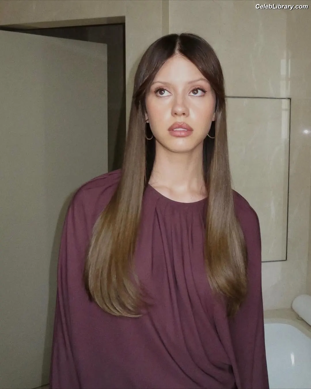 Mia Goth photo 9 of 609