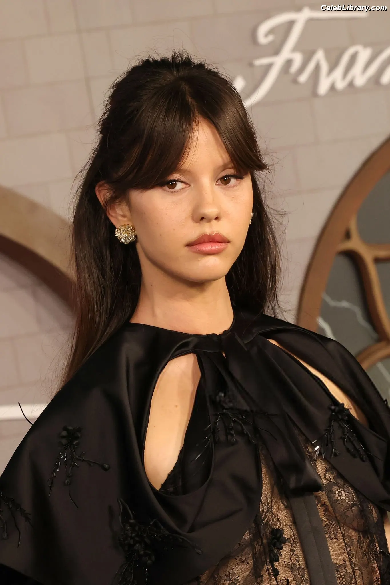 Mia Goth photo 6 of 609