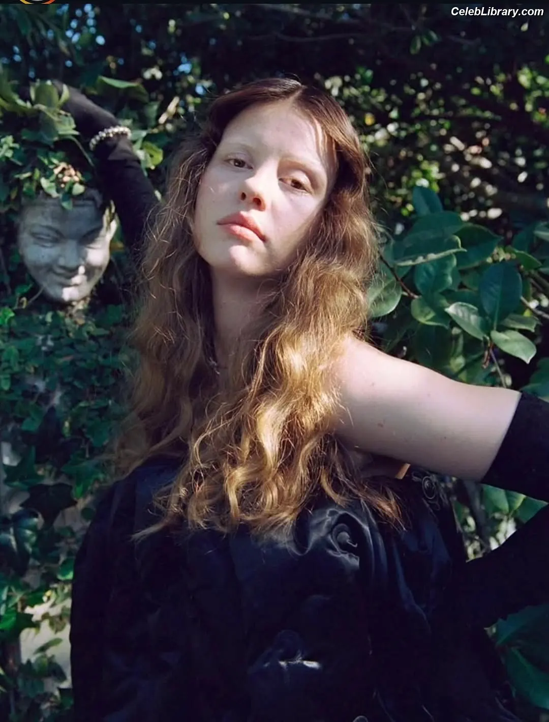 Mia Goth photo 6 of 609