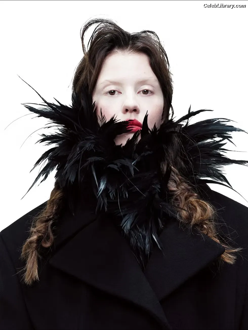 Mia Goth photo 16 of 609