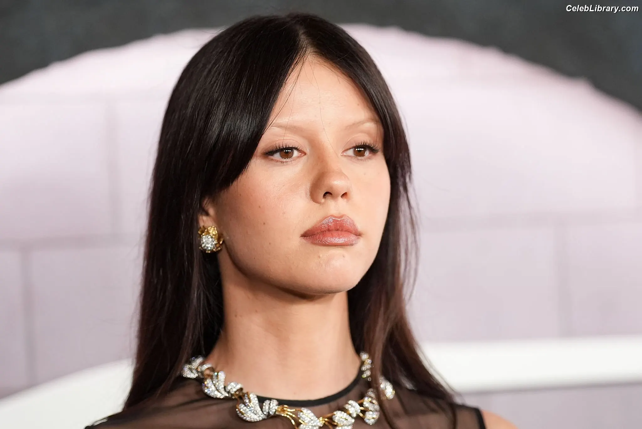Mia Goth photo 19 of 609