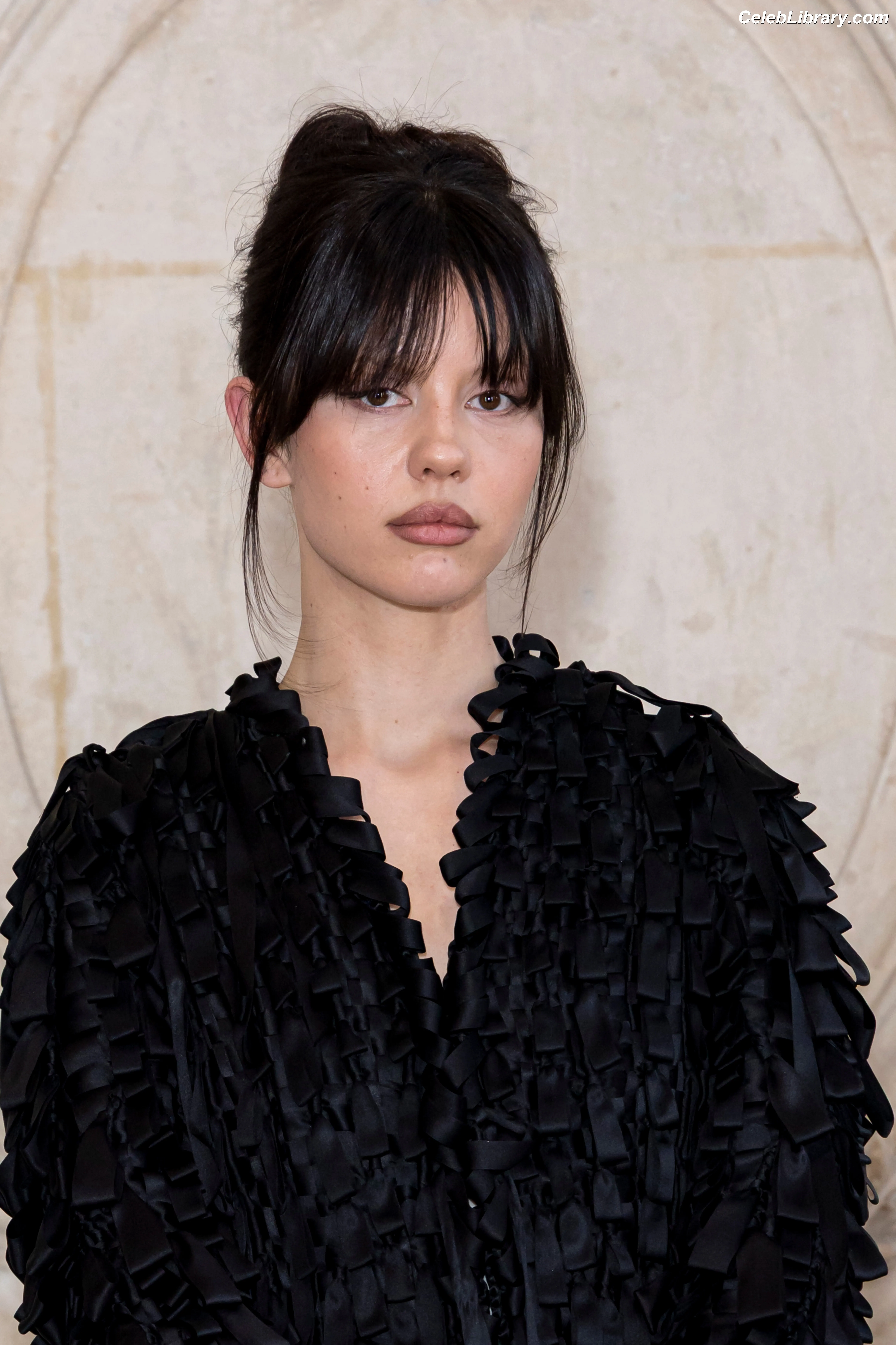 Mia Goth photo 16 of 609