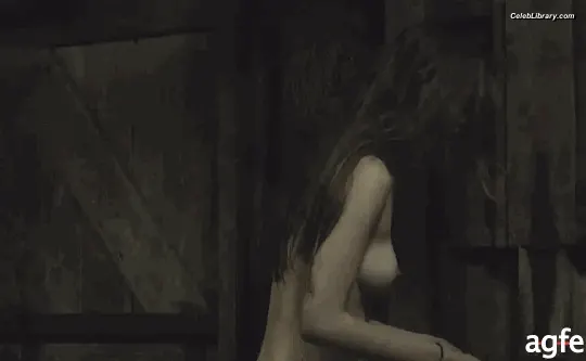 Mia Goth photo 8 of 609