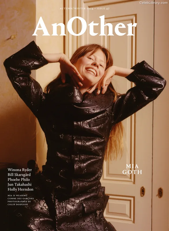 Mia Goth photo 18 of 609