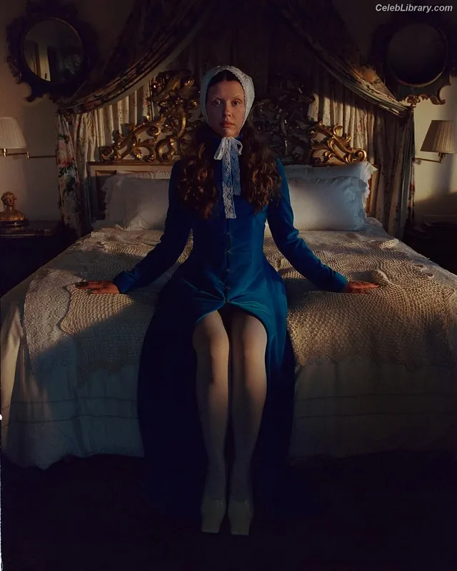 Mia Goth photo 12 of 609