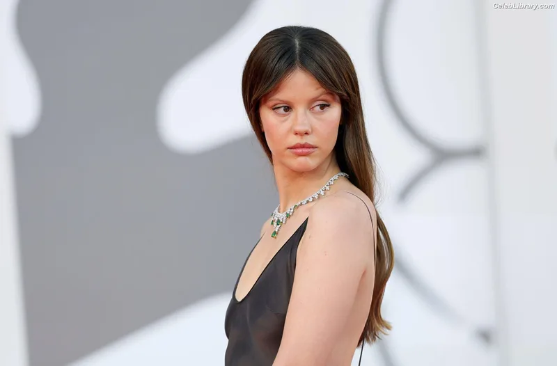 Mia Goth photo 5 of 609