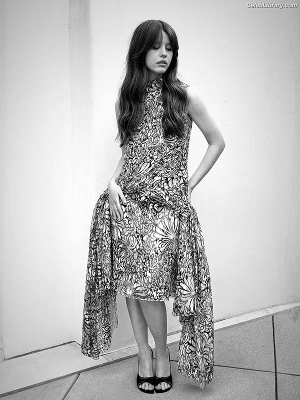 Mia Goth photo 22 of 609