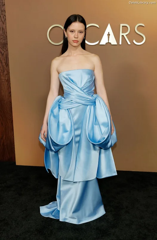 Mia Goth photo 1 of 609