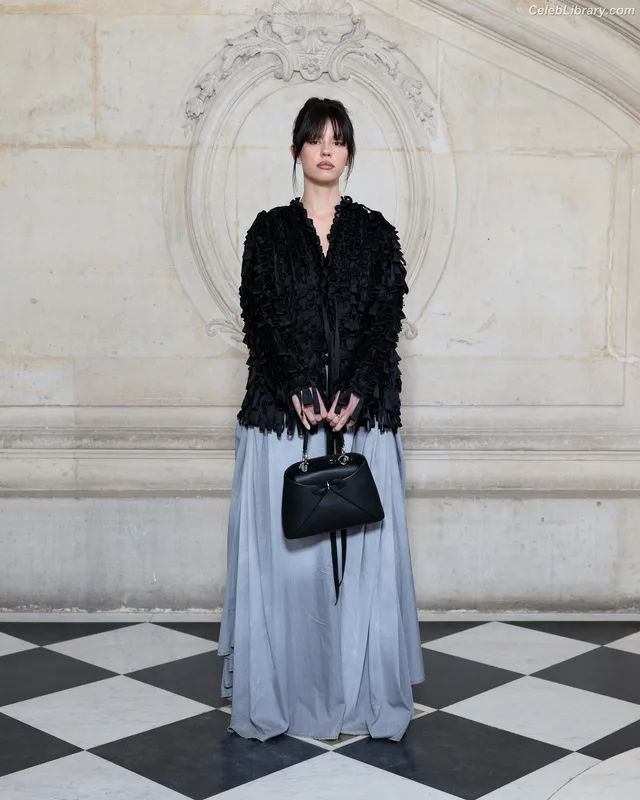 Mia Goth photo 12 of 609