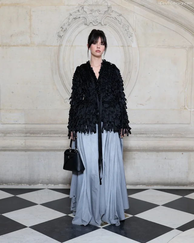 Mia Goth photo 13 of 609