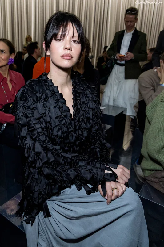 Mia Goth photo 18 of 609