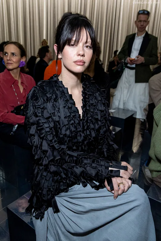 Mia Goth photo 22 of 609