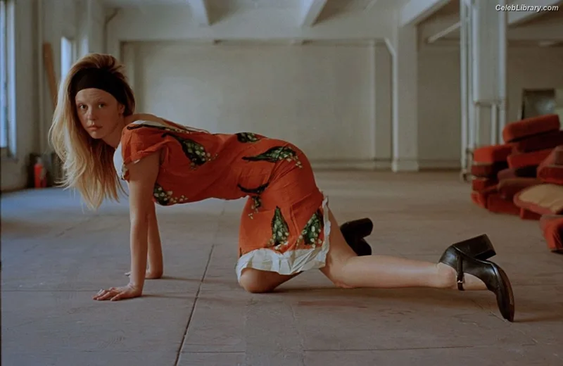 Mia Goth photo 23 of 609