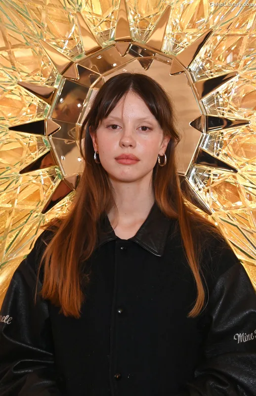 Mia Goth photo 6 of 609