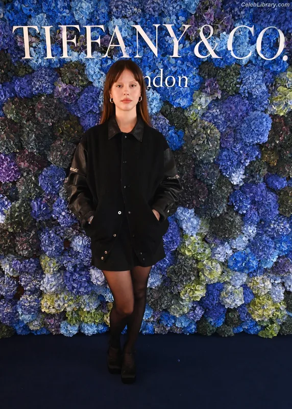 Mia Goth photo 7 of 609