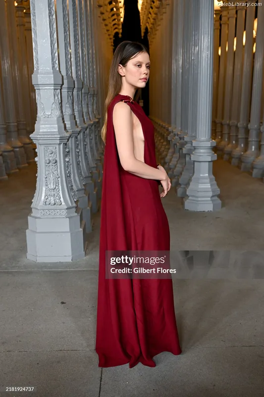 Mia Goth photo 8 of 609