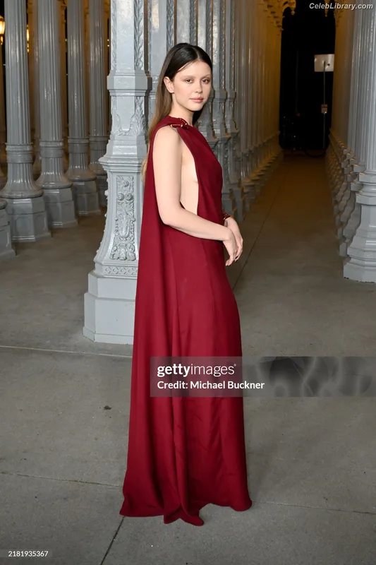 Mia Goth photo 14 of 609