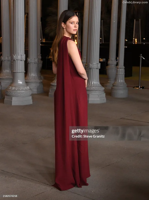 Mia Goth photo 16 of 609
