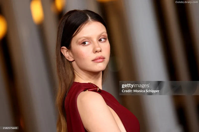 Mia Goth photo 17 of 609