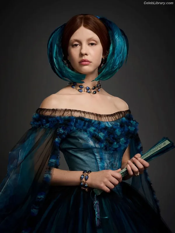 Mia Goth photo 18 of 609