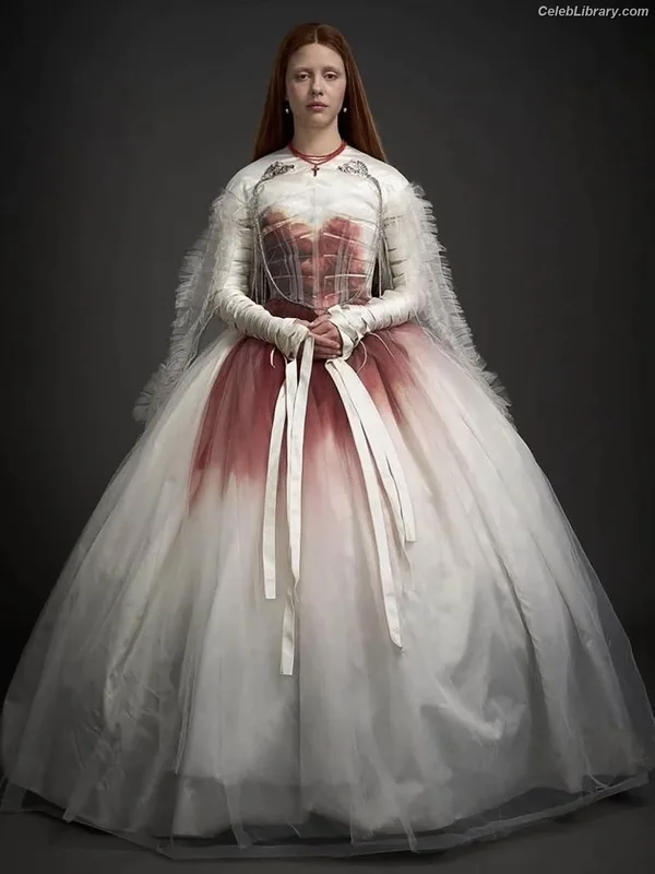 Mia Goth photo 20 of 609