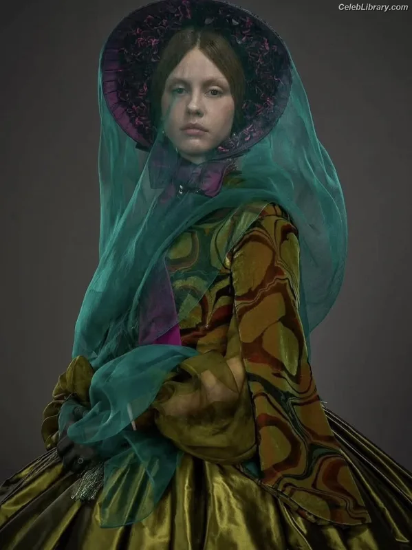 Mia Goth photo 21 of 609