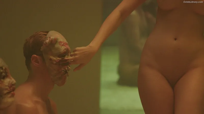 Mia Goth photo 5 of 609