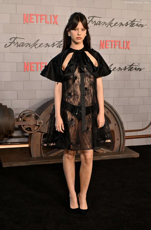 Mia Goth photo 22 of 609